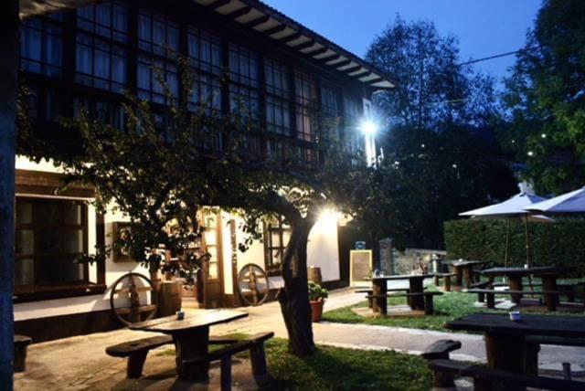 Hotel Restaurante La Carasca Orlé Екстериор снимка