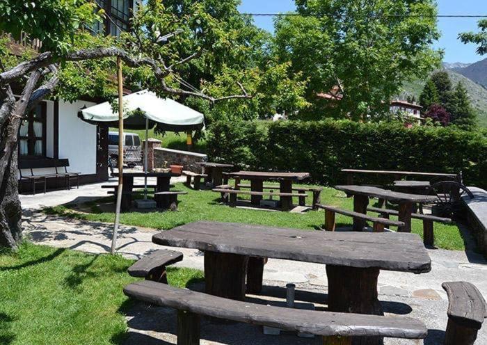 Hotel Restaurante La Carasca Orlé Екстериор снимка