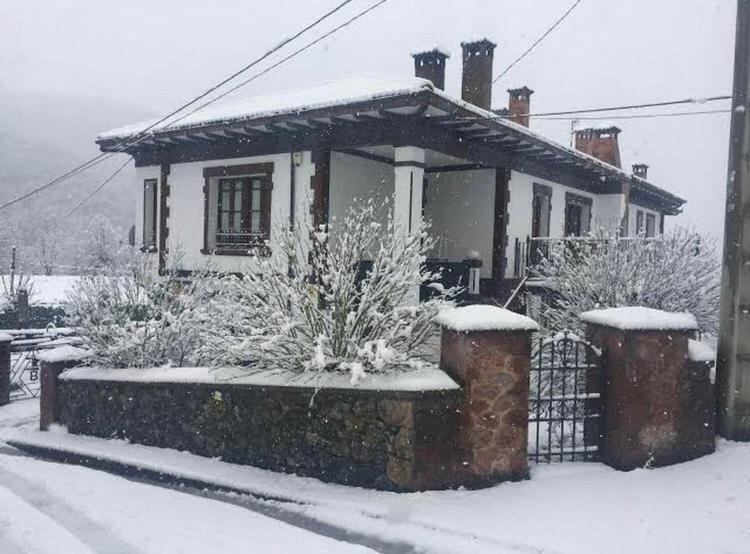 Hotel Restaurante La Carasca Orlé Екстериор снимка