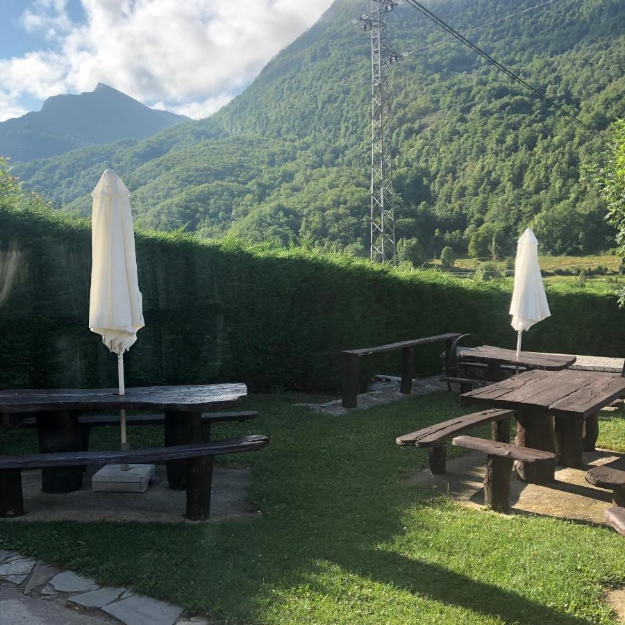 Hotel Restaurante La Carasca Orlé Екстериор снимка