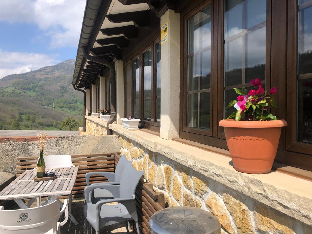 Hotel Restaurante La Carasca Orlé Екстериор снимка